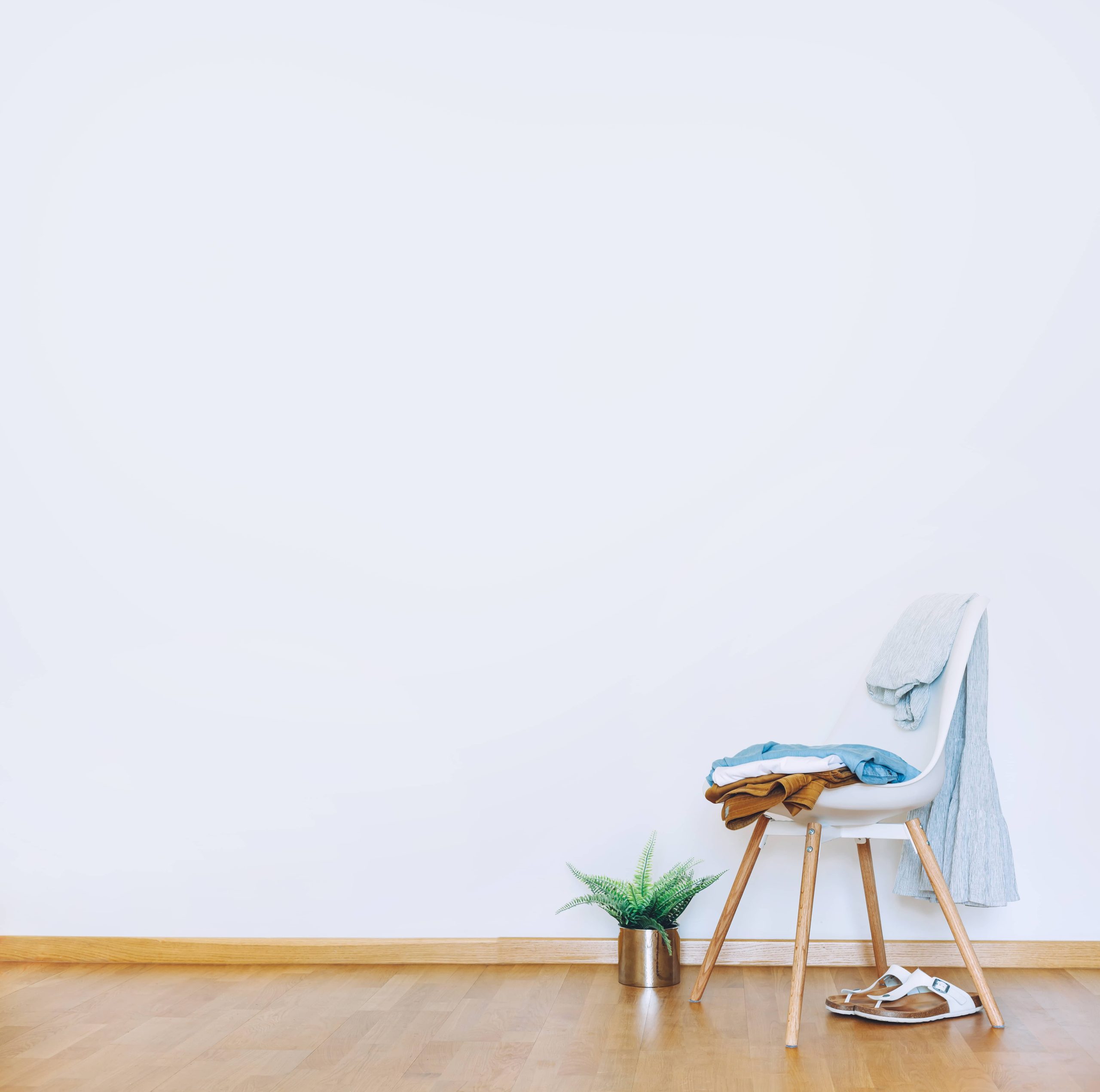 Declutter Your Home in 30 Days: A Minimalist's Guide to Serenity